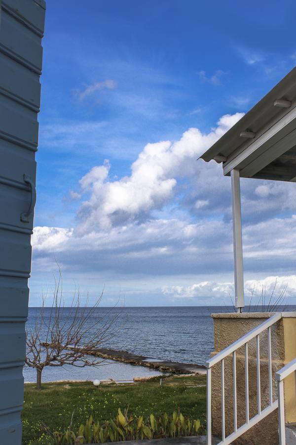 Pelagion II Sea Coral - Beachfront Holiday Home Kypseli Luaran gambar