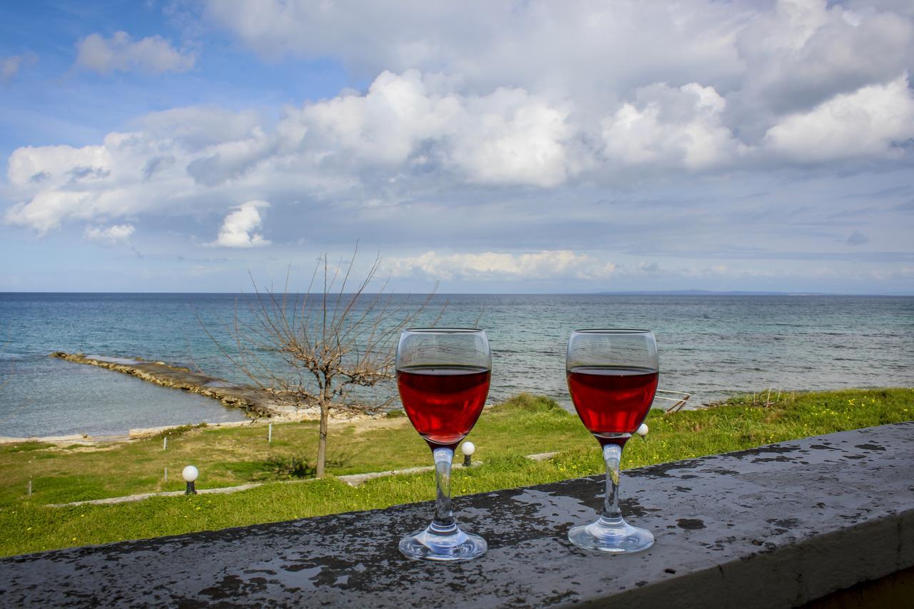Pelagion II Sea Coral - Beachfront Holiday Home Kypseli Luaran gambar