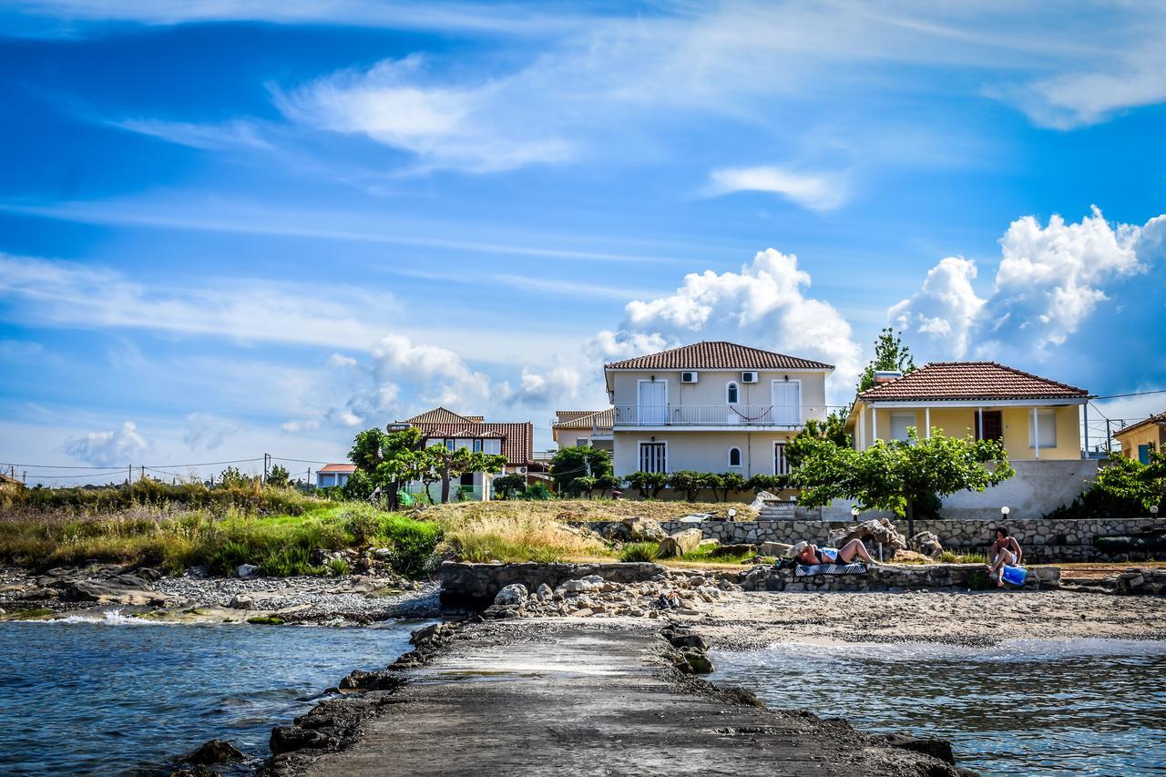 Pelagion II Sea Coral - Beachfront Holiday Home Kypseli Luaran gambar